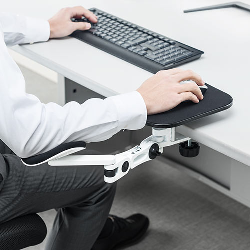 エルゴノミクスアームレスト(マウスパッド付き・クランプ式・ホワイト