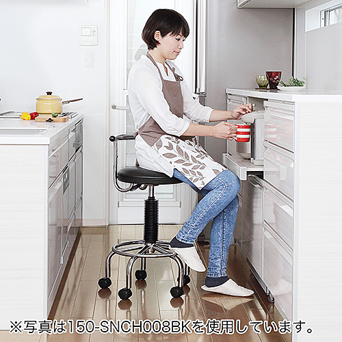 【引き取り限定】カウンターテーブルと白い椅子2脚※モレラ岐阜近くで引取できる方 引き取り限定】カウンターテーブルと白い椅子2脚※モレラ岐阜近く